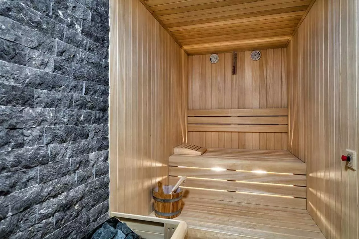 titanicdeluxe_shabaviz (2).jpg